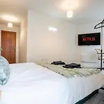 Apartament On The River - Sleeps 10 - *