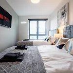 On The River - Sleeps 10 - Apartamento Leeds (West Yorkshire)