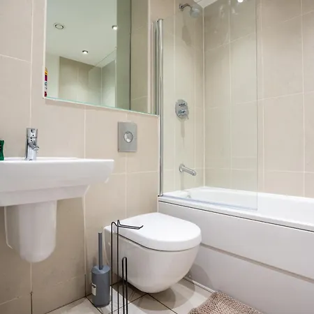 Apartament On The River - Sleeps 10 - Leeds (West Yorkshire)