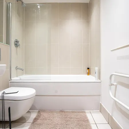 On The River - Sleeps 10 -