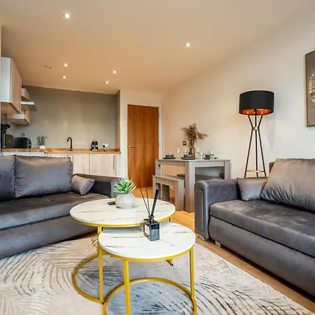 On The River - Sleeps 10 -