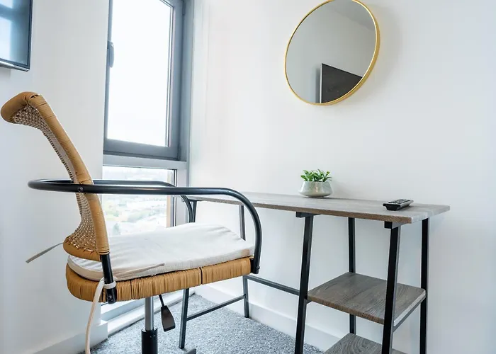 On The River - Sleeps 10 - *